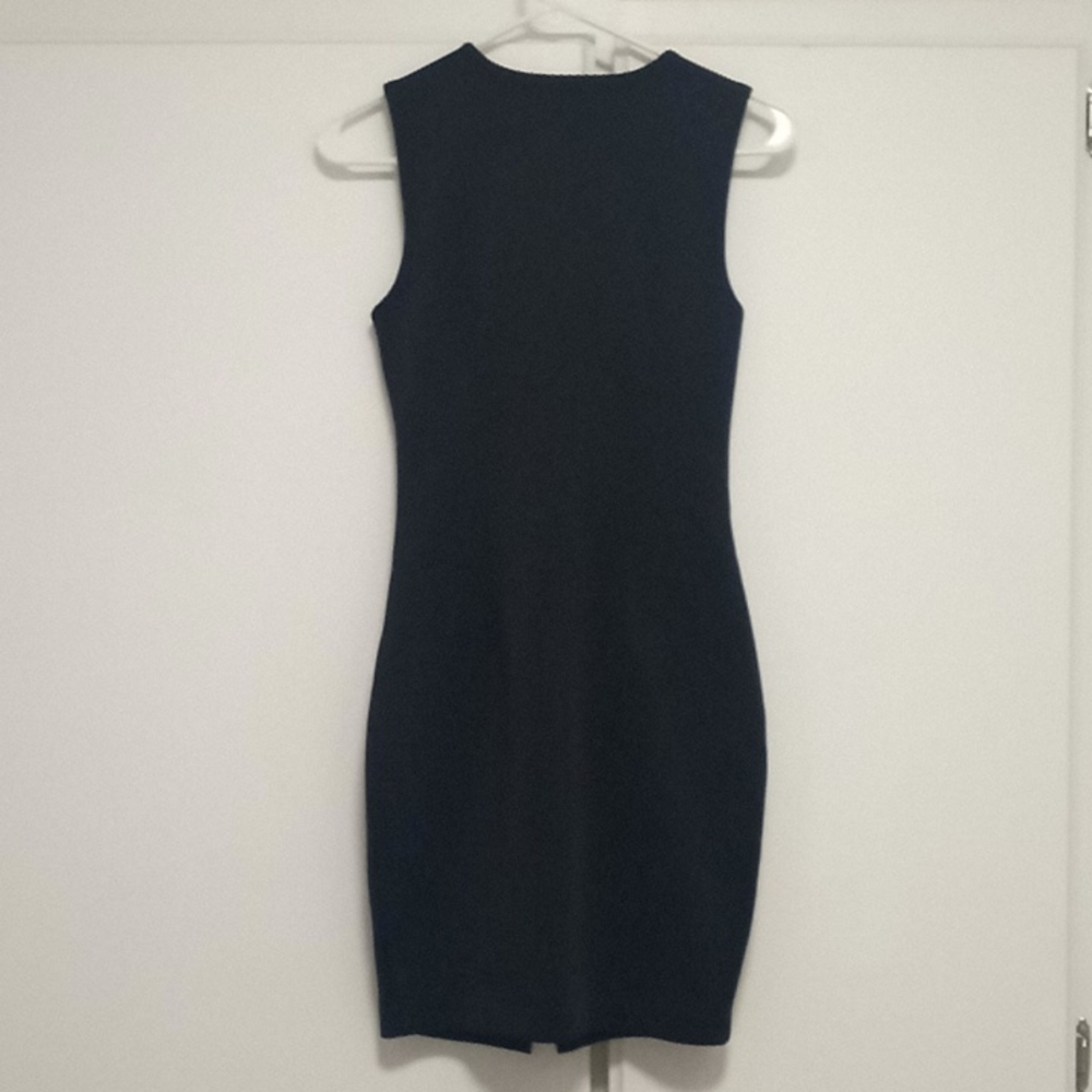 Guess formal Dress - Picture 2 of 2